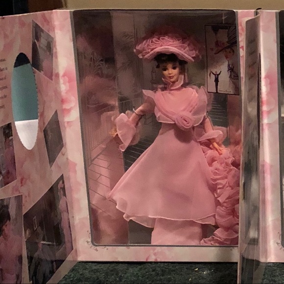 My Fair Lady Set Of 2 Barbie as Eliza - Picture 2 of 2